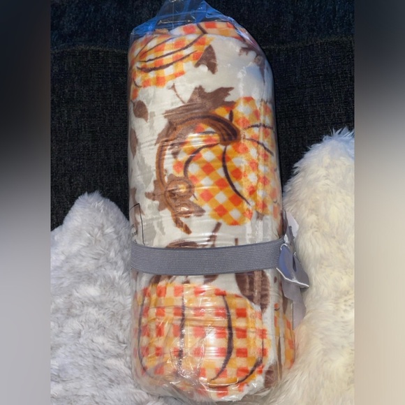 HAY & HARVEST Halloween & Harvest 60x80 Throw (Plaid Pumpkins) - Picture 6 of 7